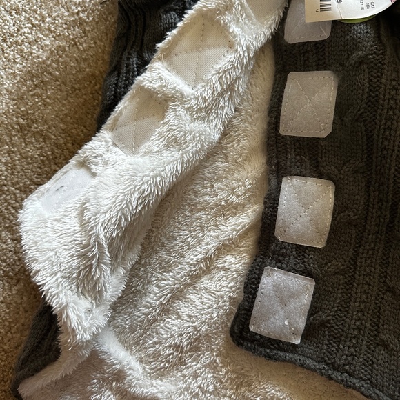 New Dog Sweater Coat fits up to 24” neck - Picture 3 of 5